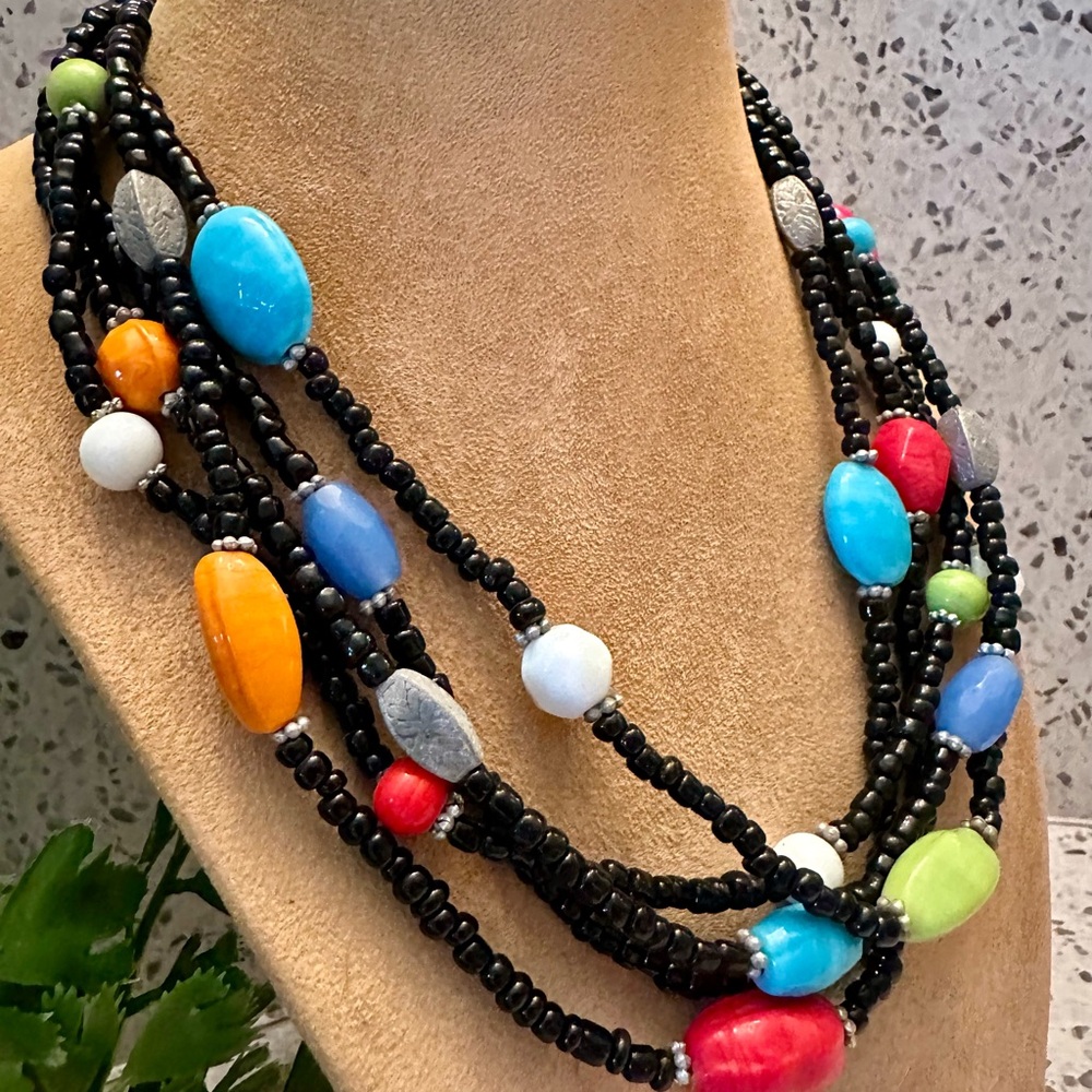 Multi color 5 strand bead necklace - Picture 3 of 6